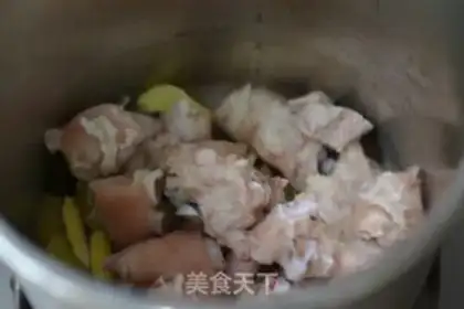 Make High-pressure pans burning pigs