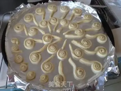 Make Chocolate peanut crackers step 4