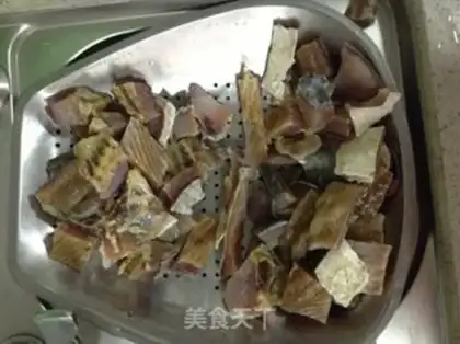 Make Spicy salted fish step 2