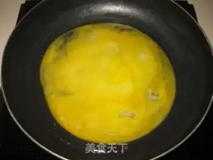 Make Fried eggs with oil step 3