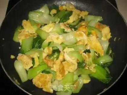 Make Fried eggs with oil step 7