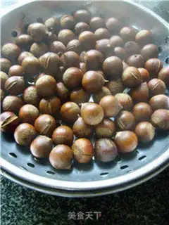 Make A flat pot of honey chestnuts step 3