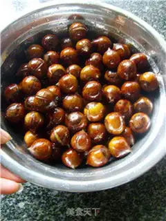 Make A flat pot of honey chestnuts step 5