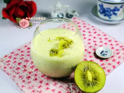 Make Golden yogurt shakes step 5