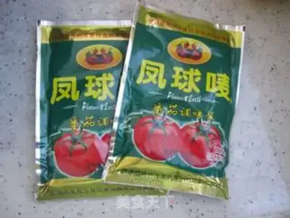 Make Tomato cans of blue fish step 1