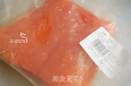 Make Fried salmon with mashed potatoes step 1