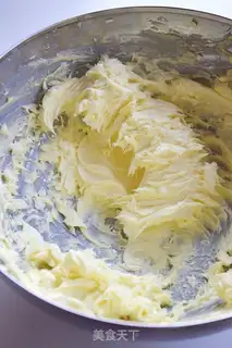 Make Red tea and white chocolate mousse pie step 4