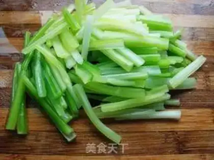 Make Lemon-cracked peppers and celery step 1