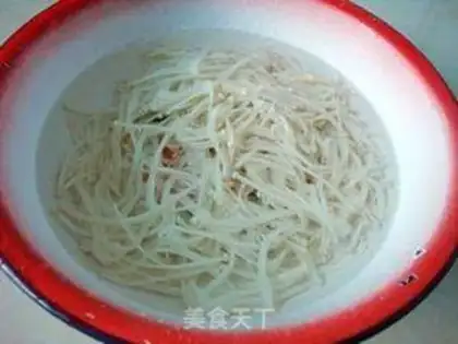 Make Onion oil step 1