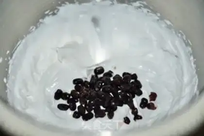 Make Peach bean mousse cake step 7