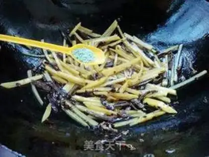 Make Spicy pickles with potatoes step 5