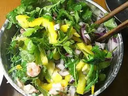 Make Shrimp spinach salad step 5