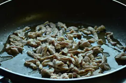Make Chicken-cracked barley step 1