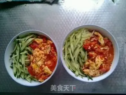 Make Eggs and tomatoes step 0