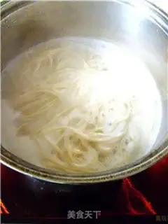 Make Garlic onion noodles step 8