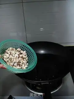 Make Mushroom chicken buns step 13