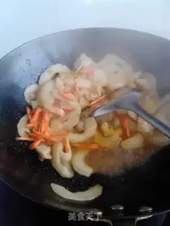 Make Sour cucumber fried meat step 6