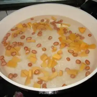 Make Peanut pumpkin porridge step 1