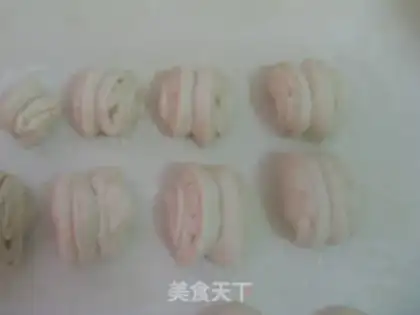 Make A fragrance roll step 4