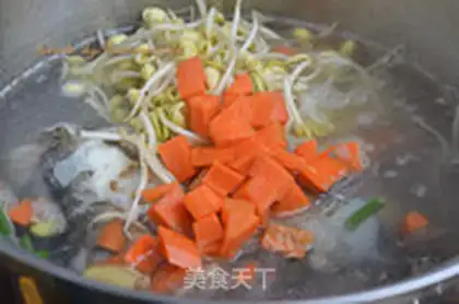 Make Fish bone and vegetable soup step 4