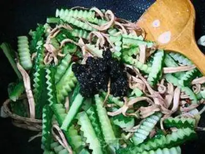 Make Spicy cucumbers fire the fish step 10