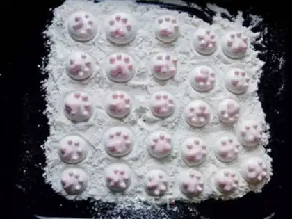 Make Cat claw marshmallows step 11