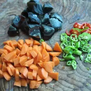 Make Eggs carrotdeen step 0