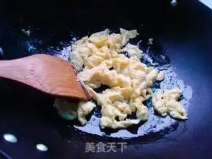 Make Celery fried eggs step 2