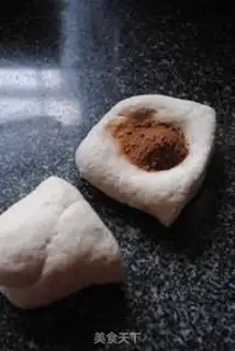 Make Coco-colored buns step 1