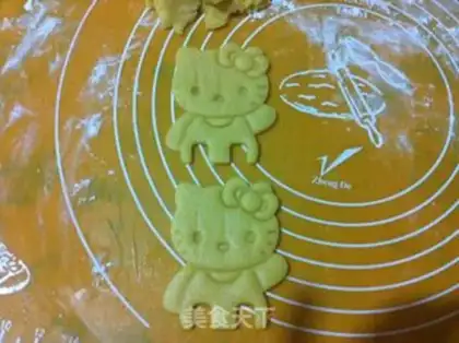 Make Butter cartoon cookies step 13