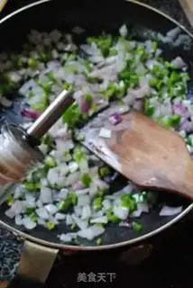 Make Green pepper onion onions step 5