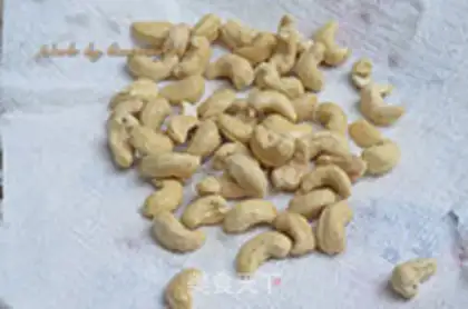 Make Cashew shrimp step 1