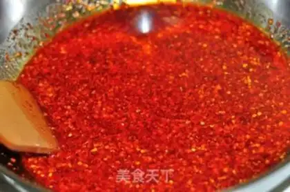 Make Homemade red oil step 2