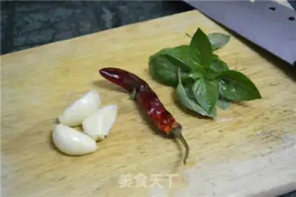 Make Tomato shrimp pasta step 2