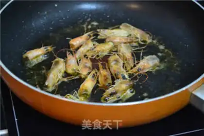 Make Tomato shrimp pasta step 4