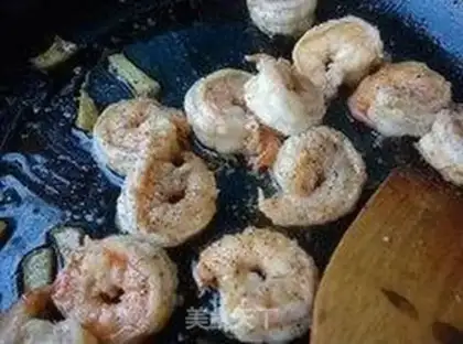 Make Shrimp vegetable salad bread step 10