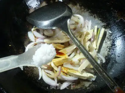 Make Onion fried tofu dry step 3