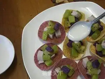 Make Cream chips fruit tower step 5