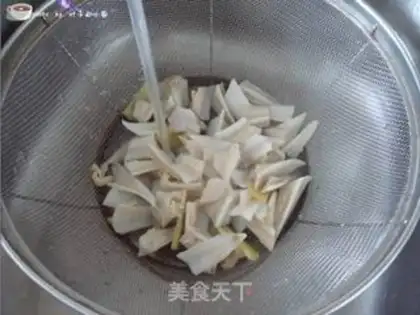 Make The broccoli fried the crib step 4