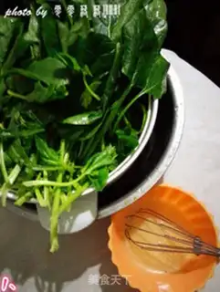 Make Spinach fried eggs step 0