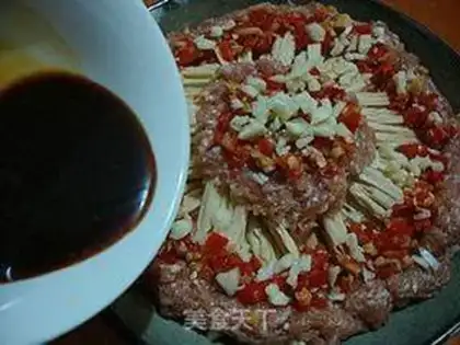 Make A fan of rotting meat step 11