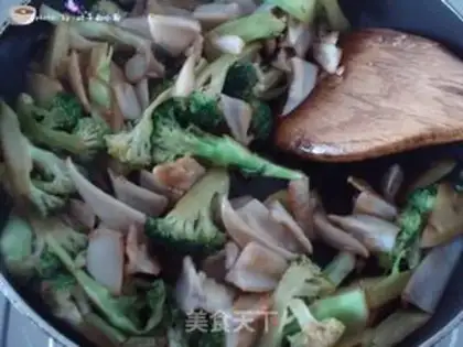 Make The broccoli fried the crib step 9