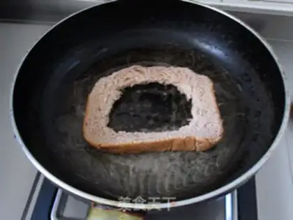 Make Chocolate toast and eggs step 3