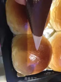 Make Lion King bread step 9