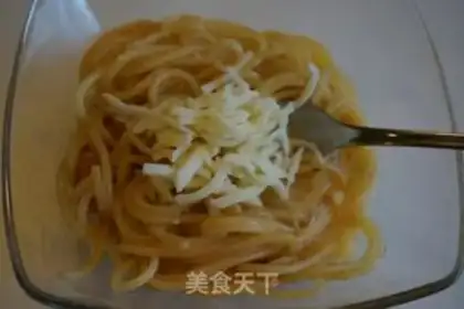 Make Bacon egg and white noodles step 7