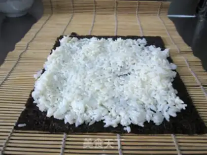 Make Sushi from the golden fruit step 4