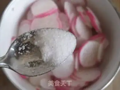 Make Sour spicy radish step 1