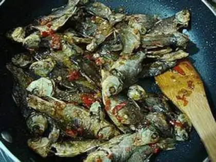 Make Pyramid fish dry step 11
