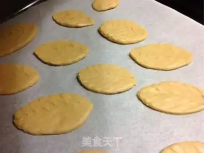 Make Cream-leaf cookies step 8