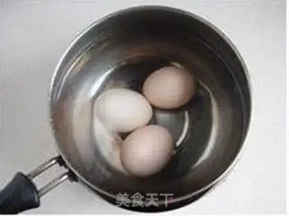 Make Egg yolk salad step 1
